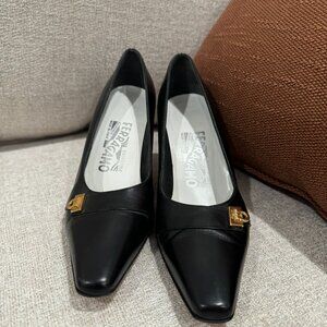Salvatore Ferragamo Black Leather Pumps Size 5